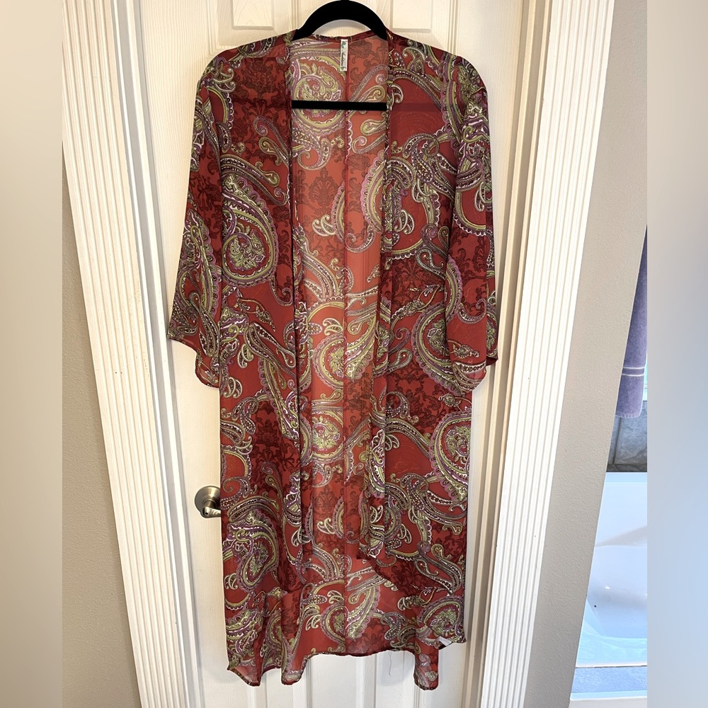 “Auditions” paisley kimono